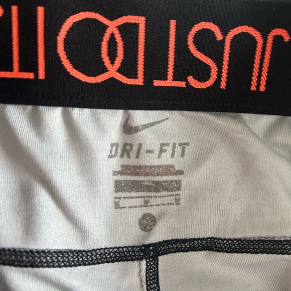 Nike dri fit cropped leggings medium - Picture 2 of 3
